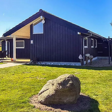 Three-bedroom In 5 * Nordborg